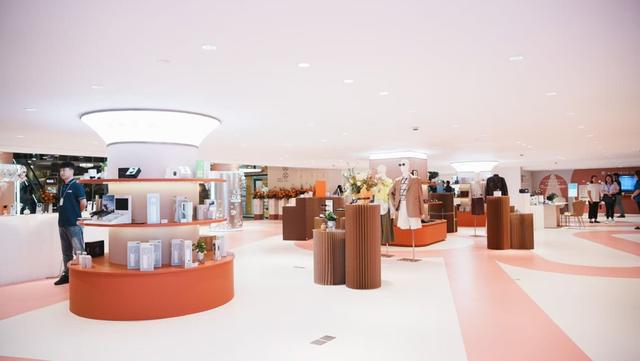 老建筑里的消費(fèi)新活力 上海“五一”商業(yè)圖景中的百年地標(biāo)與高能級(jí)首店